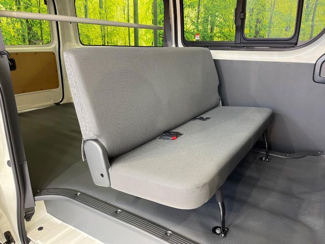 TOYOTA HIACE VAN 4WD 2025 Image 31