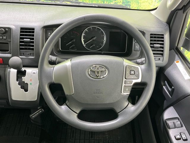 TOYOTA HIACE VAN 4WD 2025 Image 31