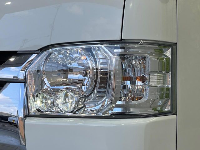 TOYOTA HIACE VAN 4WD 2025 Image 31