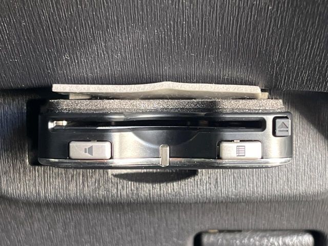 TOYOTA PRIUS 2015 Image 31