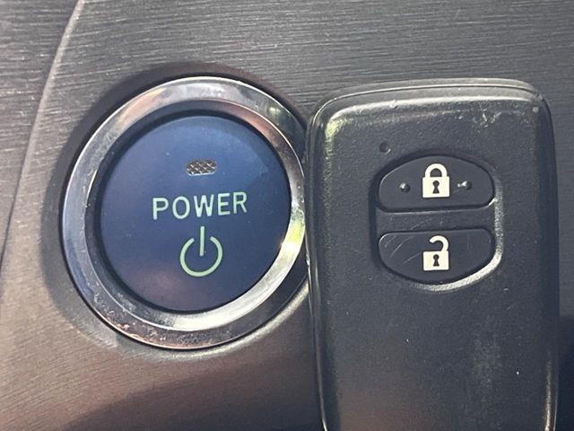 TOYOTA PRIUS 2015 Image 31