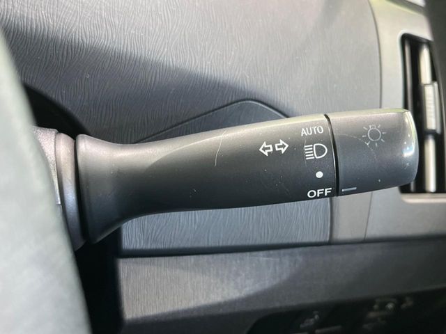 TOYOTA PRIUS 2015 Image 31