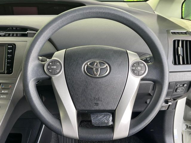 TOYOTA PRIUS 2015 Image 31