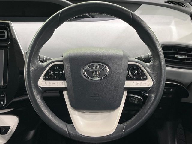 TOYOTA PRIUS 2017 Image 31