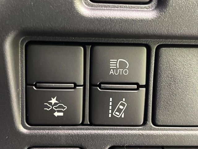 TOYOTA VOXY 2019 Image 31