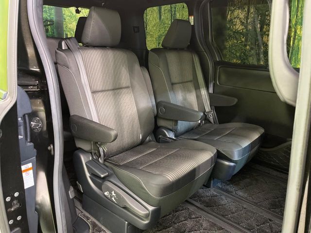 TOYOTA VOXY 2019 Image 31