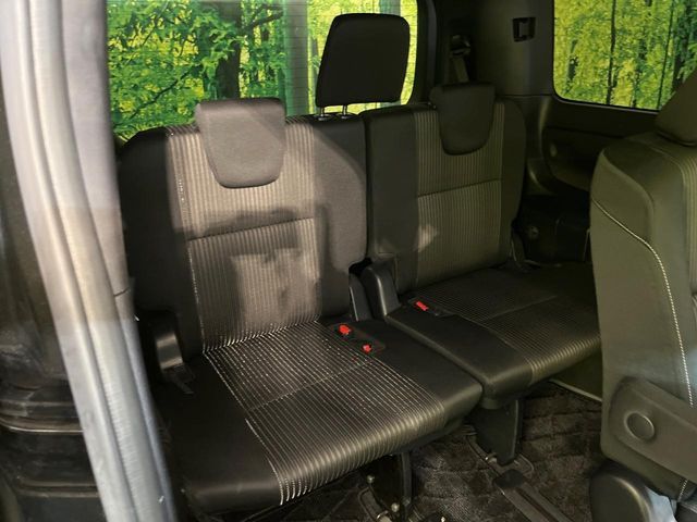 TOYOTA VOXY 2019 Image 31