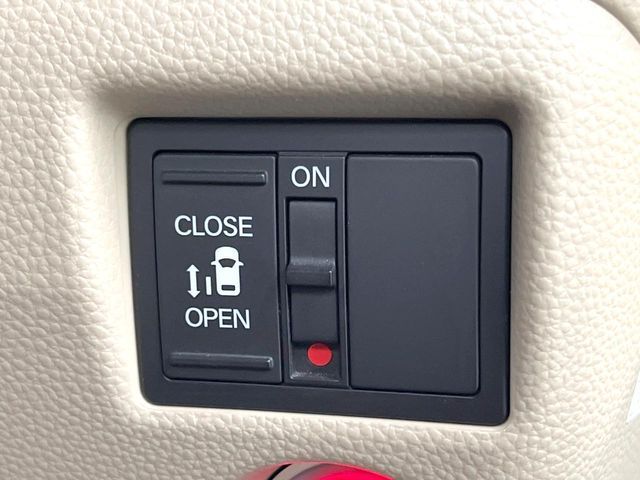 HONDA N BOX 2018 Image 31