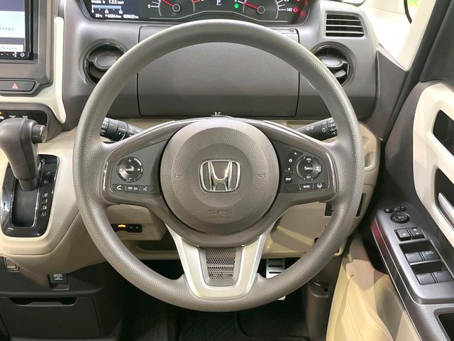 HONDA N BOX 2018 Image 31