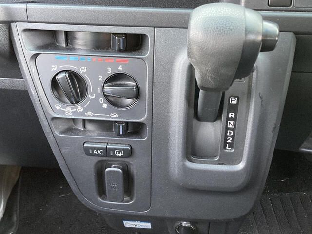 DAIHATSU HIJET CARGO 4WD 2020 Image 31