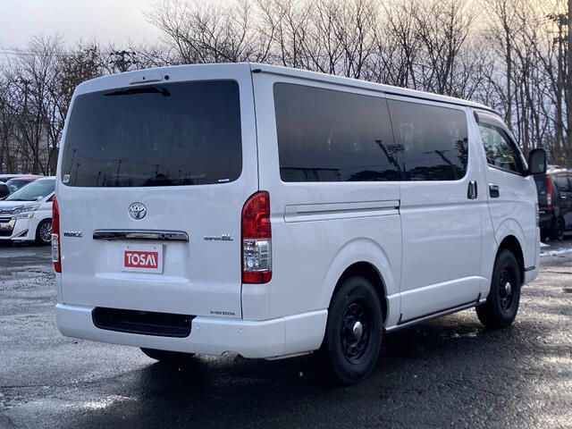 TOYOTA HIACE VAN 4WD 2023 Image 31