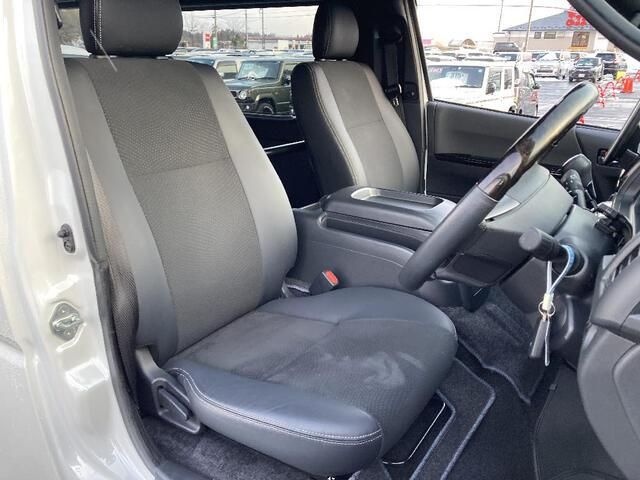 TOYOTA HIACE VAN 4WD 2023 Image 31