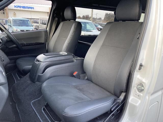 TOYOTA HIACE VAN 4WD 2023 Image 31