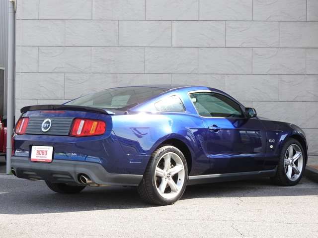 FORD MUSTANG 2012 Image 31