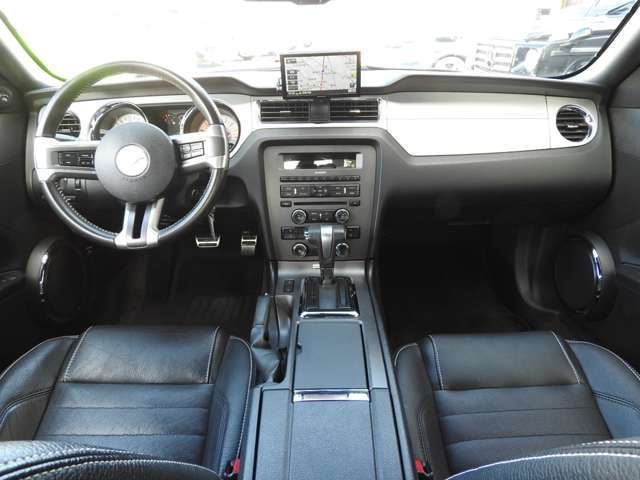 FORD MUSTANG 2012 Image 31