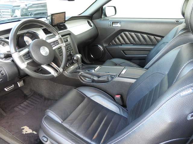 FORD MUSTANG 2012 Image 31