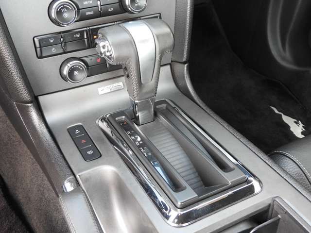 FORD MUSTANG 2012 Image 31