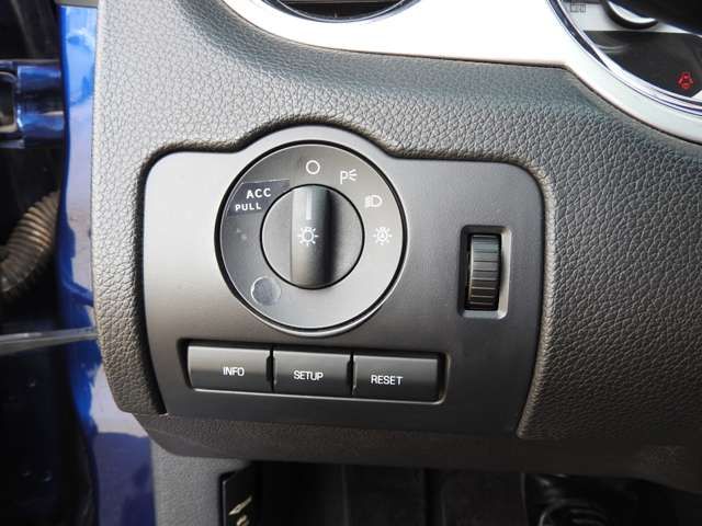 FORD MUSTANG 2012 Image 31