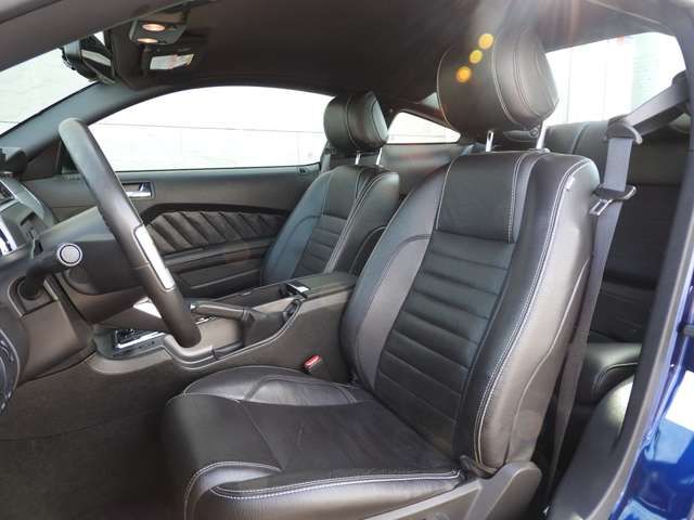 FORD MUSTANG 2012 Image 31