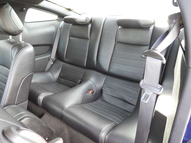 FORD MUSTANG 2012 Image 31