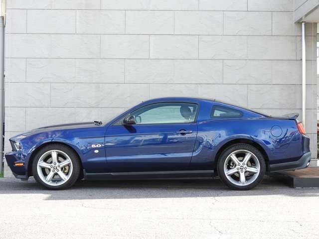 FORD MUSTANG 2012 Image 31