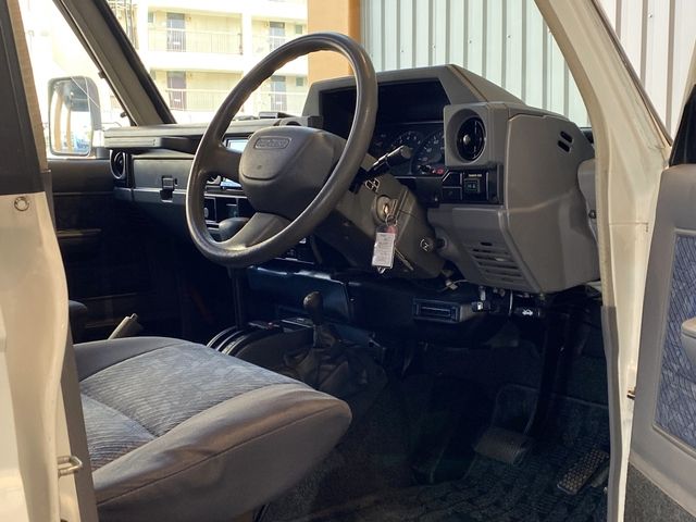 TOYOTA LANDCRUISER VAN 2001 Image 31