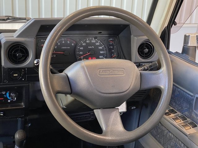 TOYOTA LANDCRUISER VAN 2001 Image 31