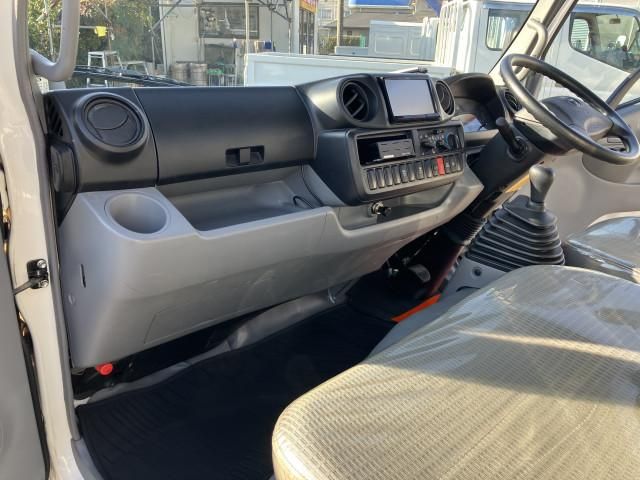 TOYOTA DYNA 2017 Image 31