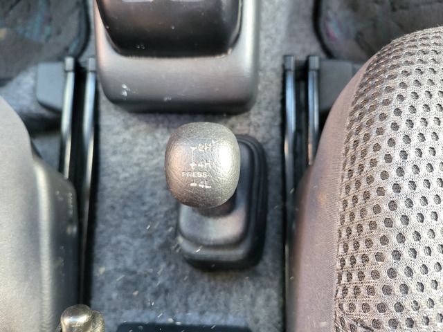 SUZUKI JIMNY 4WD 2002 Image 31