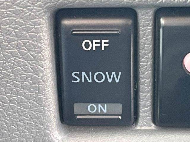 NISSAN NV350 CARAVAN 2018 Image 31