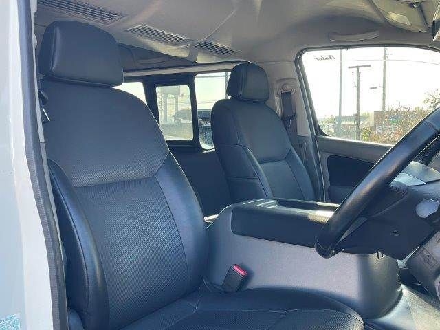 NISSAN NV350 CARAVAN 2018 Image 31