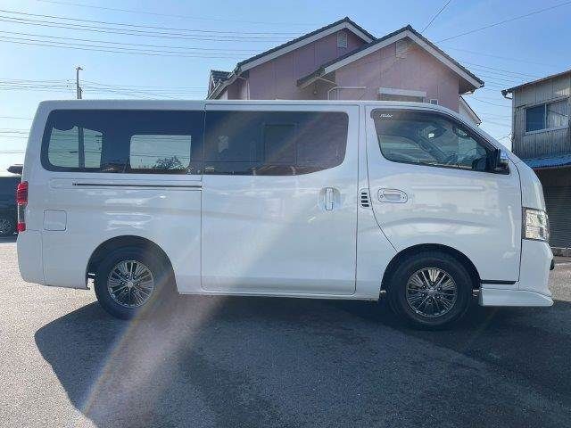 NISSAN NV350 CARAVAN 2018 Image 31