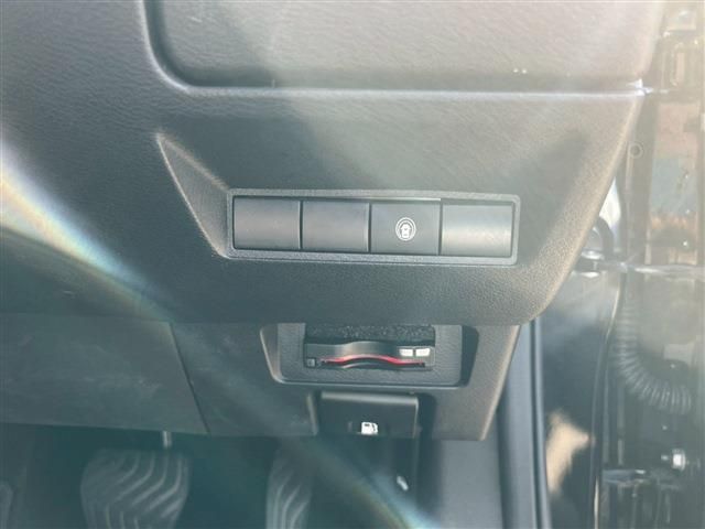 NISSAN AURA 2022 Image 31