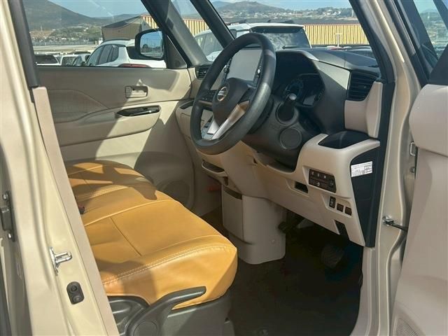 NISSAN ROOX 2023 Image 31