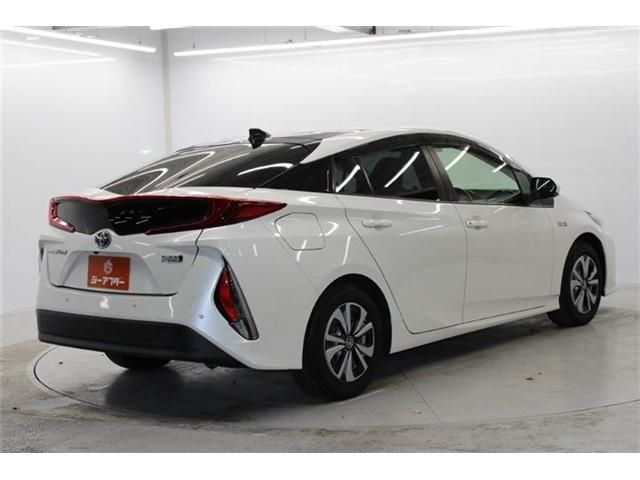 TOYOTA PRIUS PHV 2019 Image 31