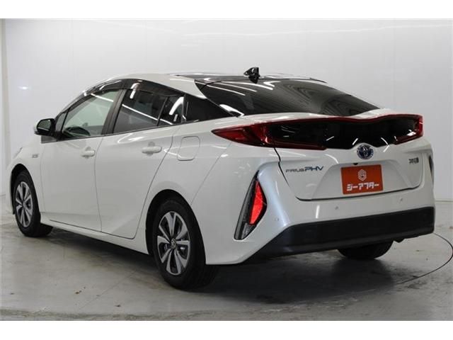 TOYOTA PRIUS PHV 2019 Image 31