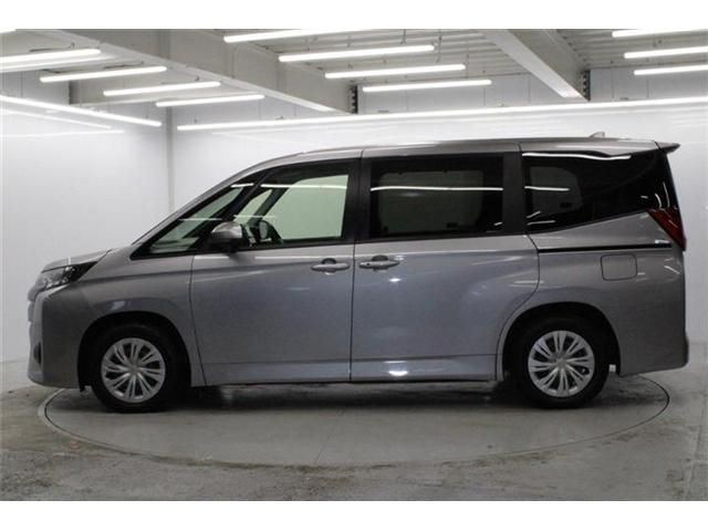 TOYOTA NOAH 2022 Image 31