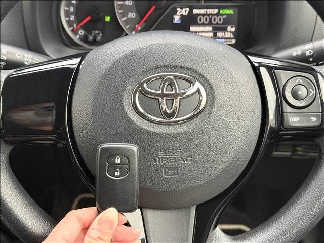 TOYOTA VITZ 2016 Image 31