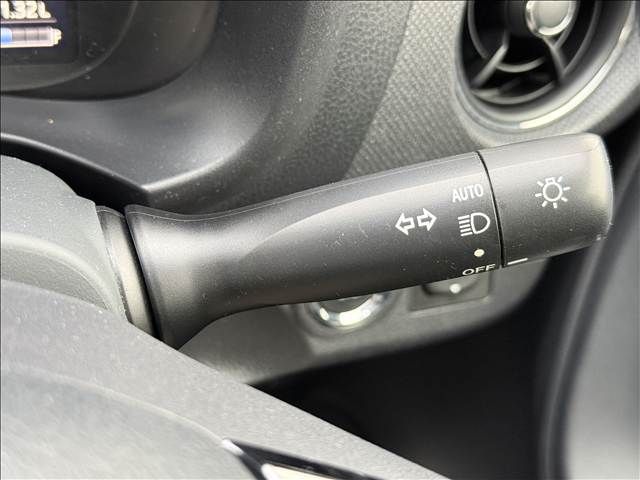 TOYOTA VITZ 2016 Image 31