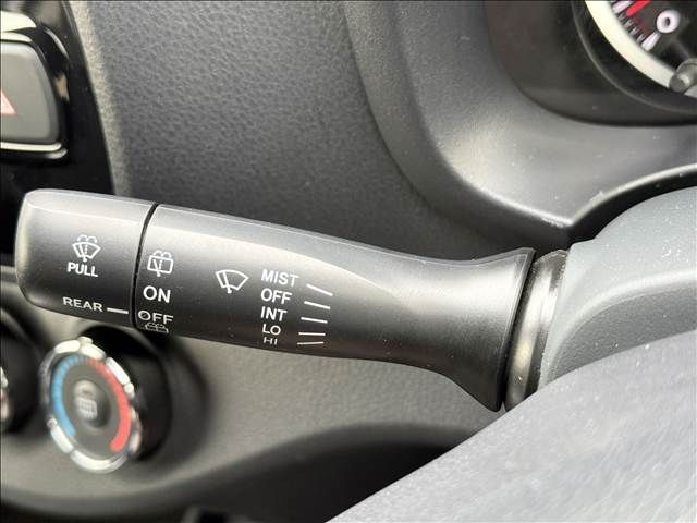 TOYOTA VITZ 2016 Image 31