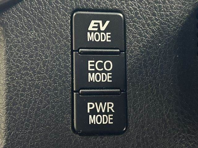 TOYOTA VOXY HYBRID 2019 Image 31