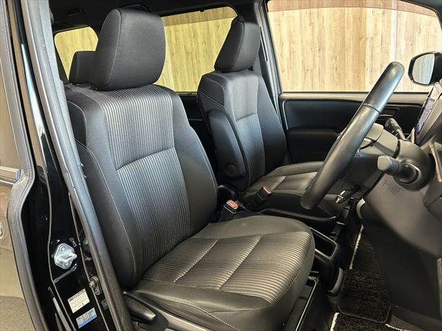 TOYOTA VOXY HYBRID 2019 Image 31