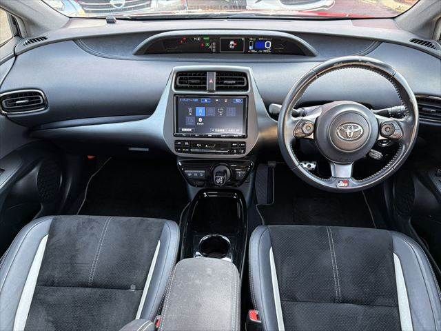 TOYOTA PRIUS PHV 2018 Image 31