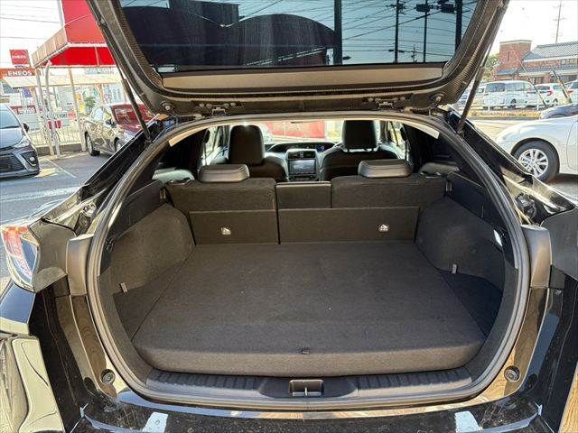 TOYOTA PRIUS PHV 2018 Image 31