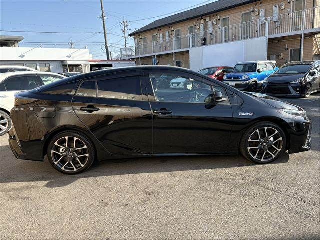 TOYOTA PRIUS PHV 2018 Image 31