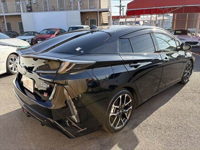 TOYOTA PRIUS PHV 2018 Image 31