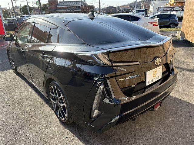 TOYOTA PRIUS PHV 2018 Image 31