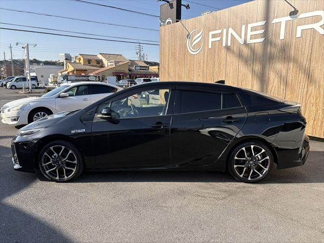 TOYOTA PRIUS PHV 2018 Image 31