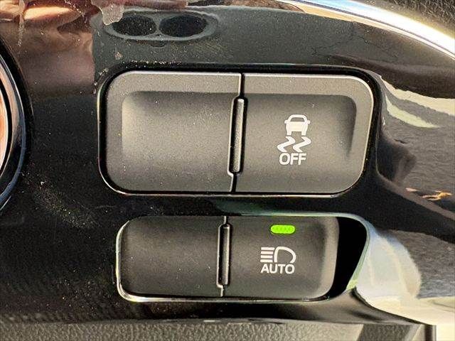 TOYOTA PRIUS PHV 2017 Image 31