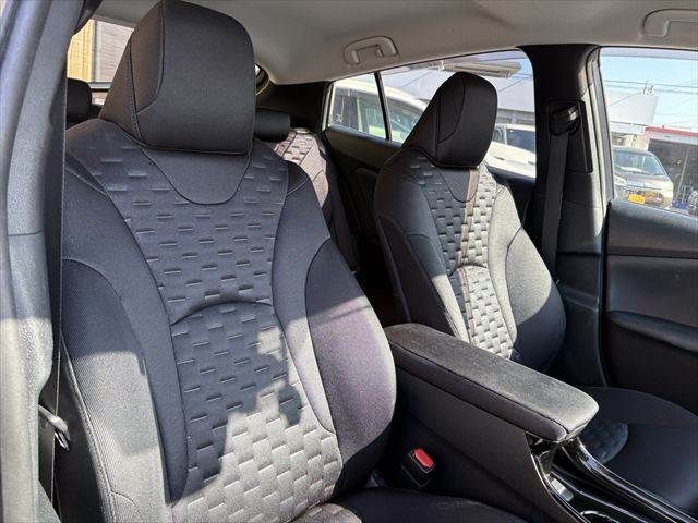 TOYOTA PRIUS PHV 2017 Image 31